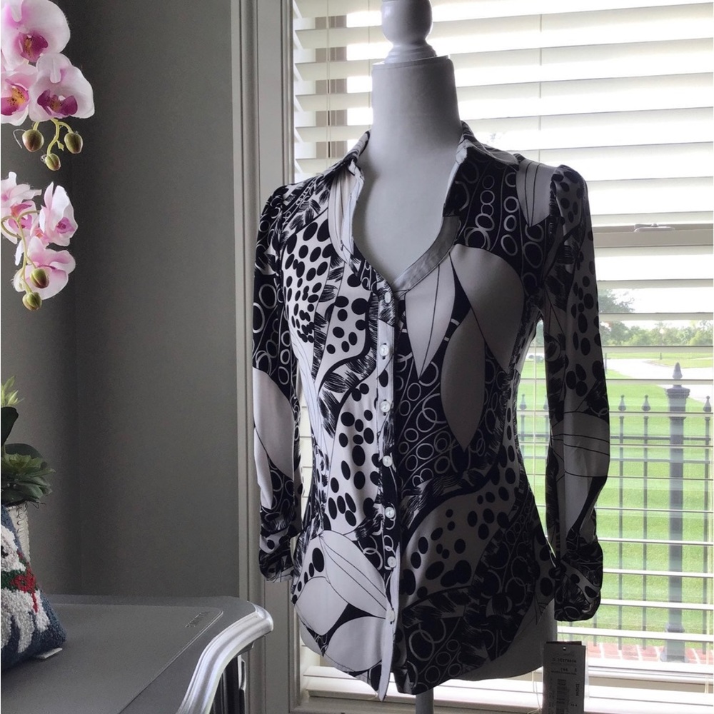 Ladies Peter Nygard button down blouse Small